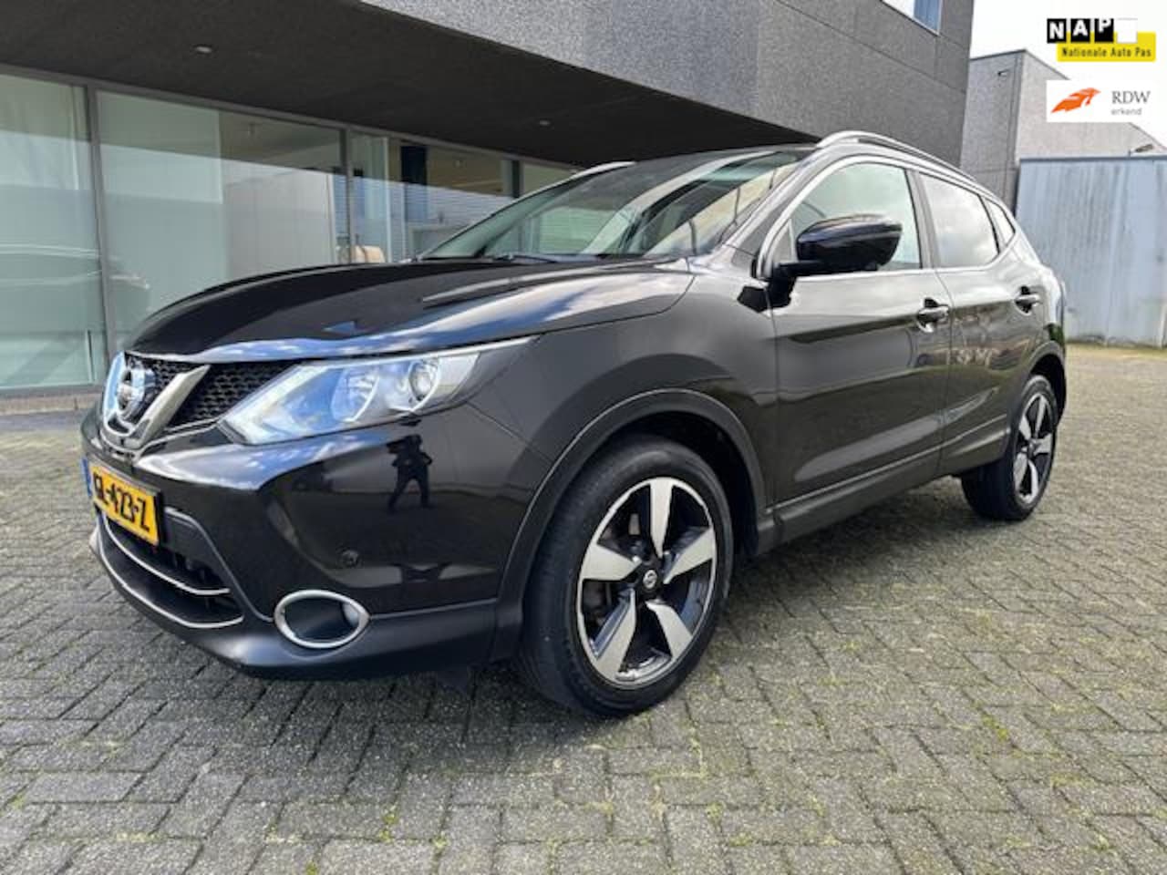 Nissan Qashqai - 1.2 Connect AUTOMAAT CLIMAT BJ 6-2015 APK 2-2025 - AutoWereld.nl