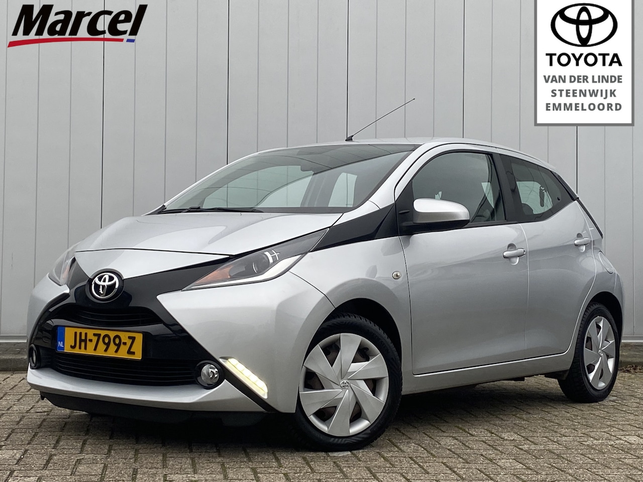 Toyota Aygo - 1.0 VVT-i X-Play NL Auto Navigatie Airco Dealer Onderhouden - AutoWereld.nl