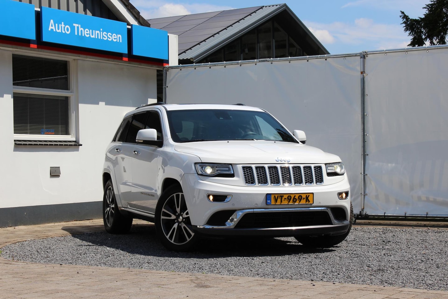 Jeep Grand Cherokee - 3.0 CRD V6 250pk A8 Overland Summit - AutoWereld.nl