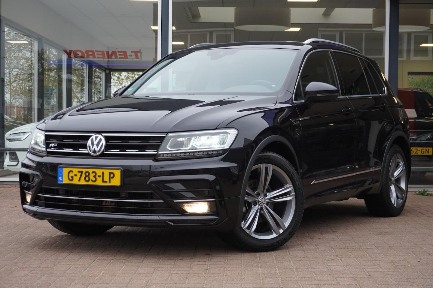 Volkswagen Tiguan - 1.5 TSI Comfortline Business R | Rline | Vol opties | Trekhaak | Virt.cockpit | Inruil mog - AutoWereld.nl