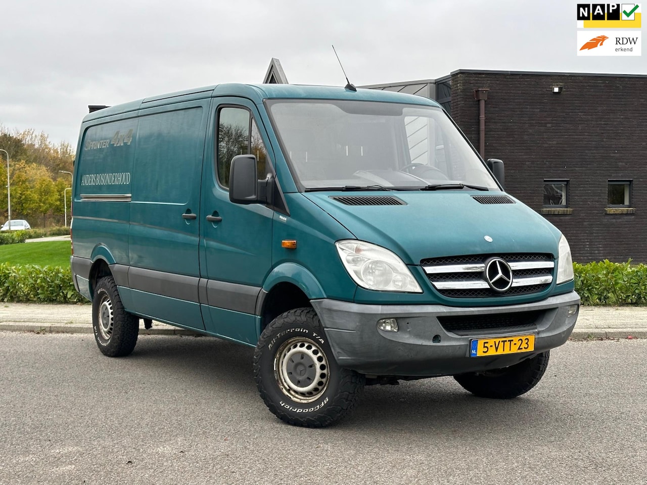 Mercedes-Benz Sprinter - 519 3.0 CDI 4X4 NIEUWE MOTOR EN BAK | Airco | Cruise | Clima | Standkachel | - AutoWereld.nl