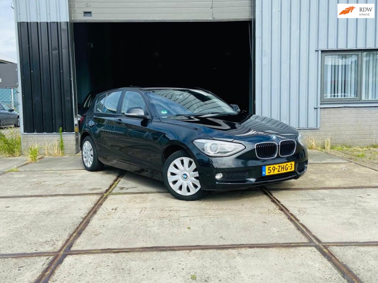 BMW 1-serie - 114i Upgrade Edition(NEW Distr Ketting+LEER+NAP) - AutoWereld.nl