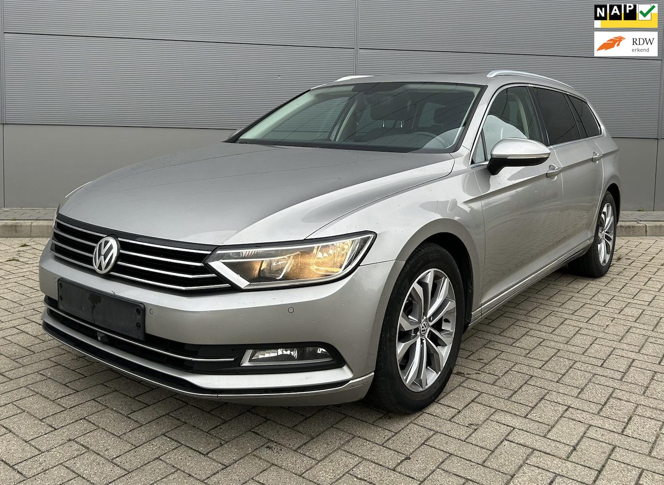 Volkswagen Passat Variant - 2.0 TDI Highline 2.0 TDI Highline - AutoWereld.nl