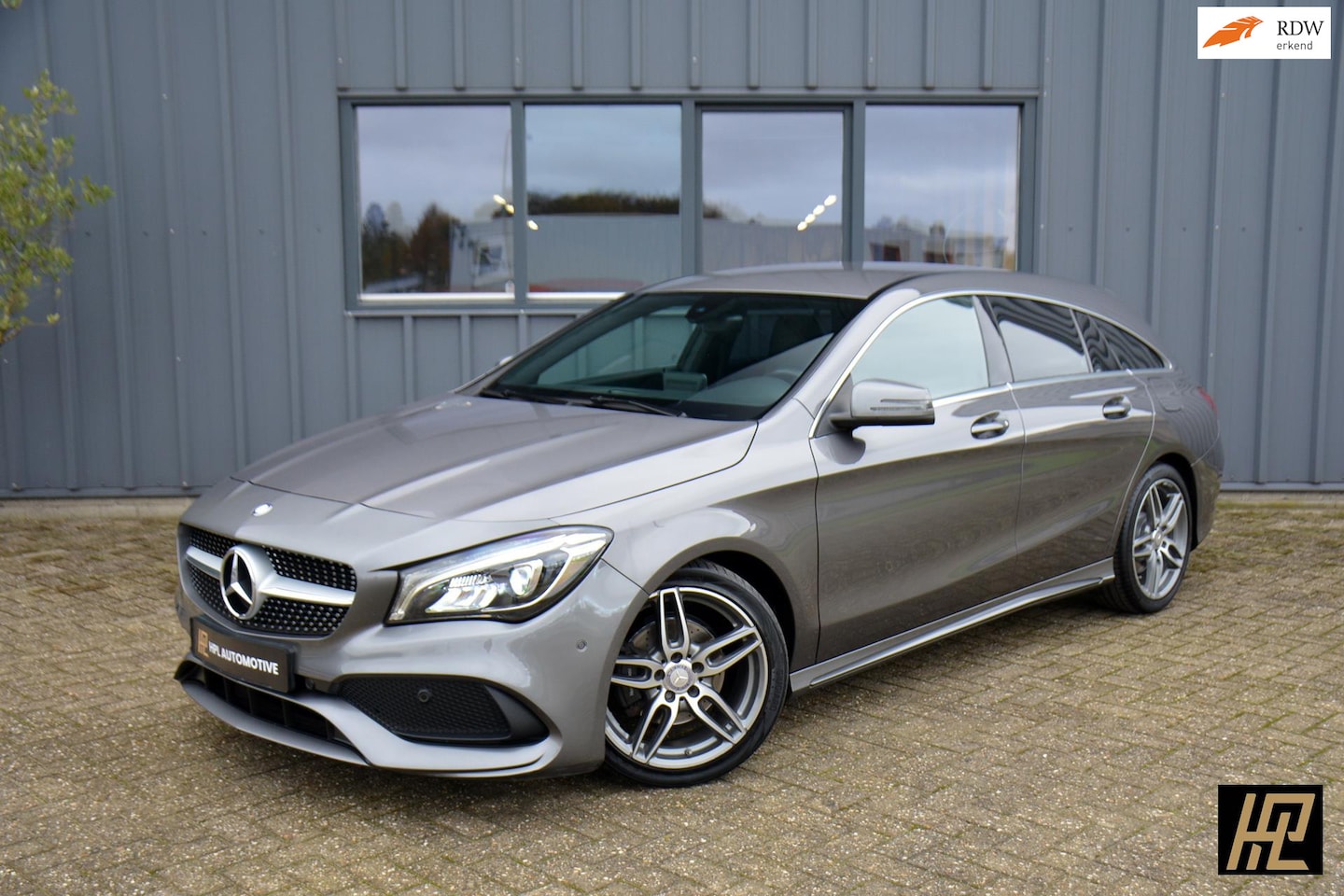 Mercedes-Benz CLA-klasse Shooting Brake - CLA180 AMG Automaat / 18" / Airco / Cruise / Navi / PDC / Sport / Top conditie - AutoWereld.nl