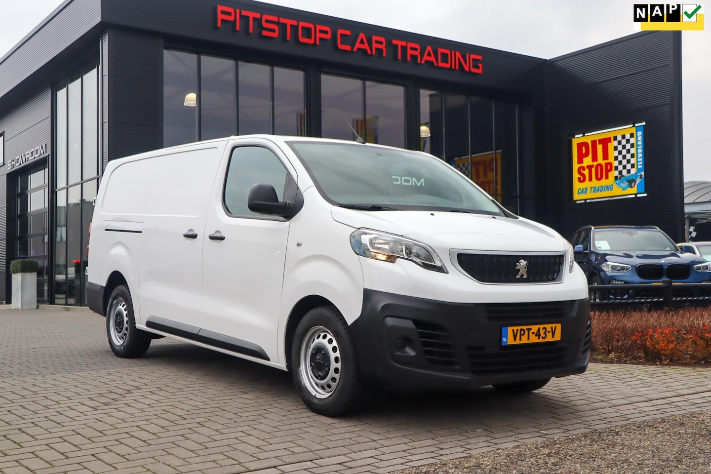 Peugeot Expert - 2.0 BlueHDI 120 Long Pro 2.0 BlueHDI 120 Long Pro, L3H1, 122pk, 3-Persoons, Cruise, Airco, nieuw model! - AutoWereld.nl