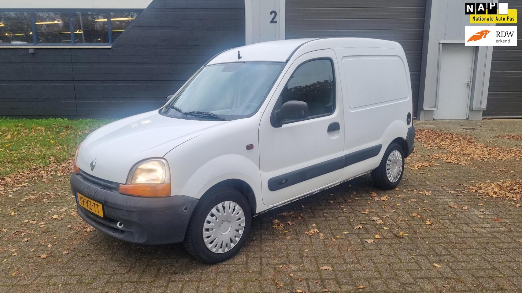 Renault Kangoo Express - 1.2 Confort BENZINE 170000KM NAP APK 8-2025 - AutoWereld.nl