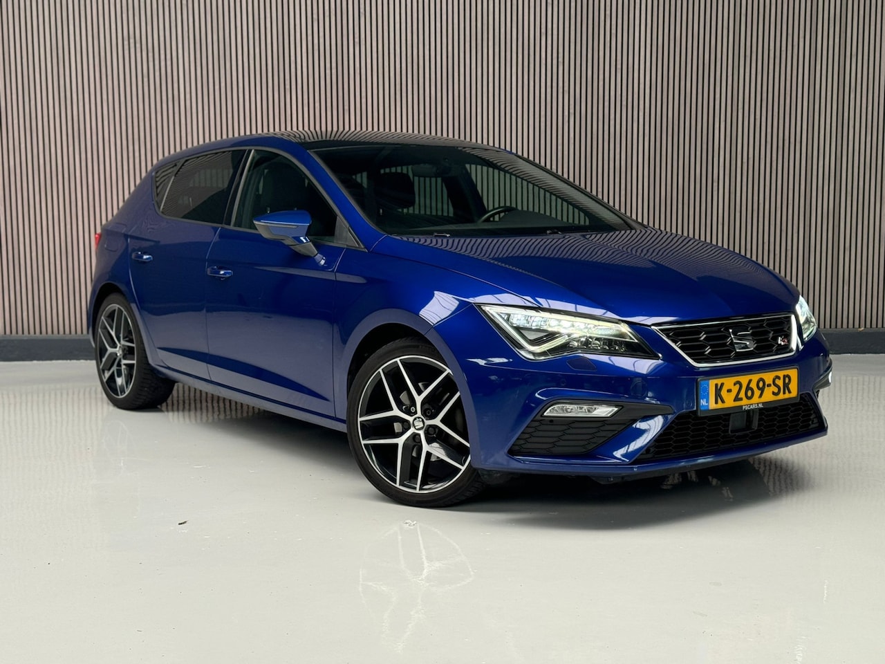 Seat Leon - 1.5 TSI FR Business Intense Pano | ACC | Camera 12 Maanden garantie - AutoWereld.nl