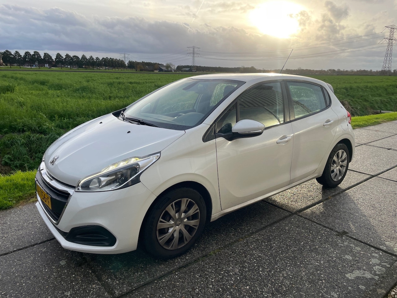 Peugeot 208 - 1.2 Automaat, Navigatie - AutoWereld.nl