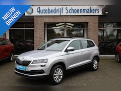 Skoda Karoq - 1.0 TSI Ambition CAMERA TREKHAAK-ELEC PANO DAB CARPLAY SFEERVERL. STOELVERW. NAVI 2xPDC LM