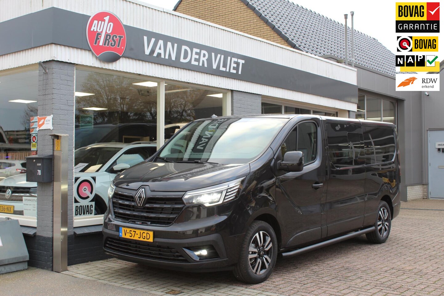 Renault Trafic - 2.0 Blue dCi EDC 170 T29 L2H1 Extra DC 125th Anniversary - Dubbel Cabine / Alarm / Trekhaa - AutoWereld.nl