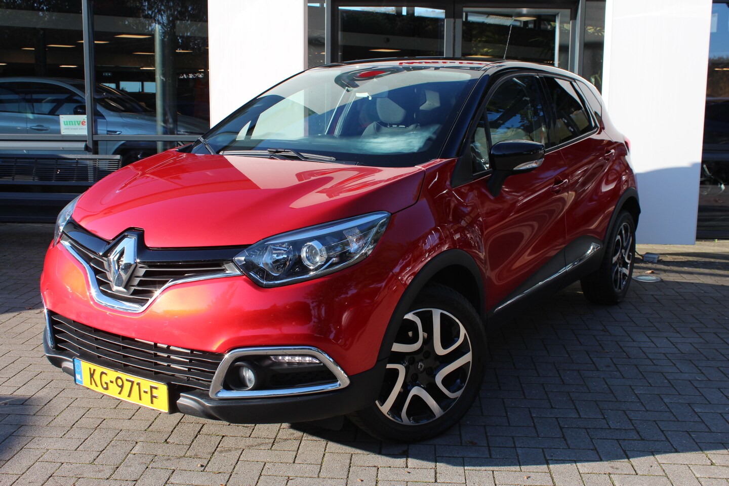 Renault Captur - 0.9 TCe Dynamique Navigatie, Clima, Cruise contr., Camera, Parkeer sens. - AutoWereld.nl