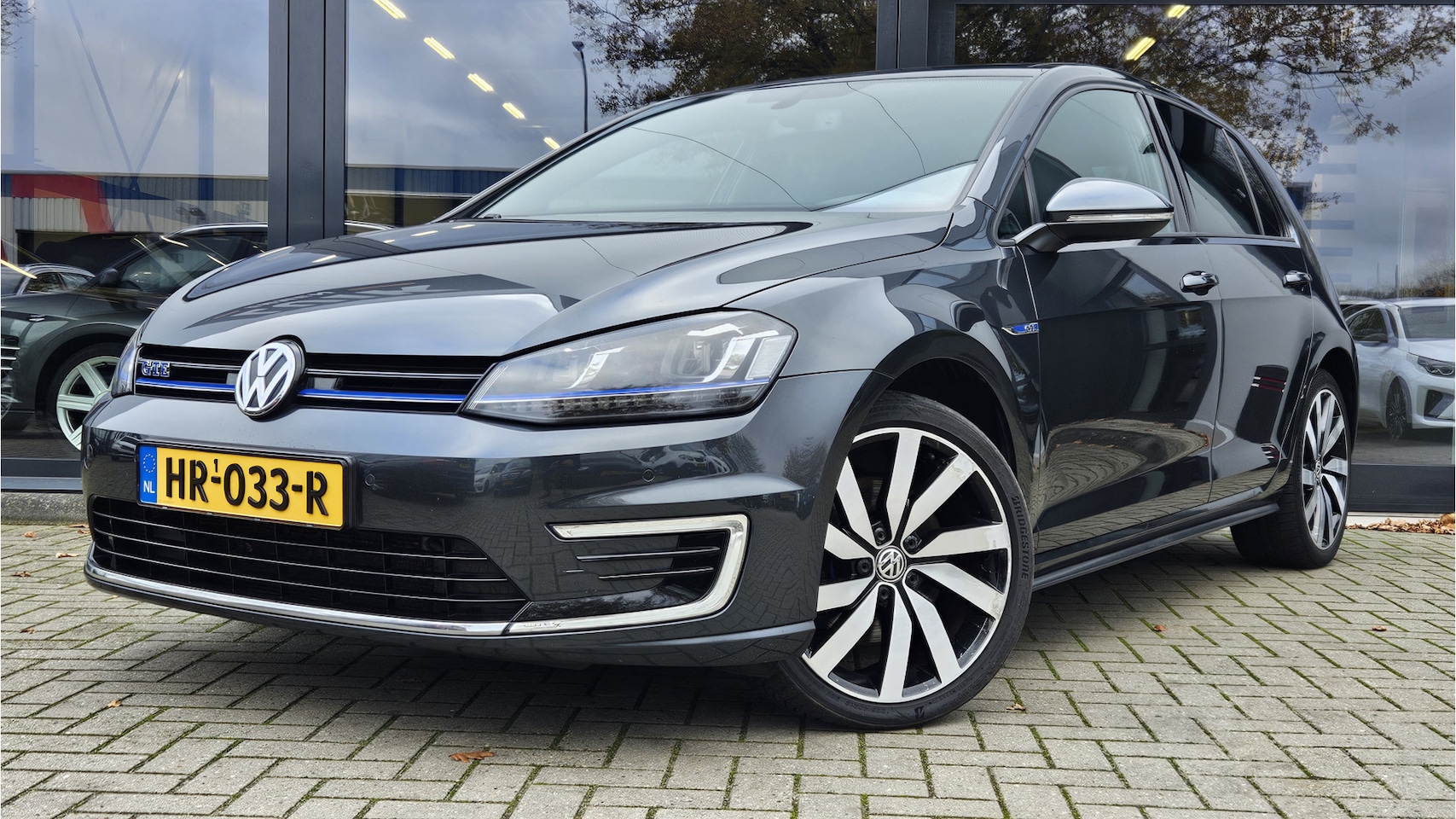 Volkswagen Golf - 1.4 TSI GTE + PANO DAK + LED + 18inch - AutoWereld.nl