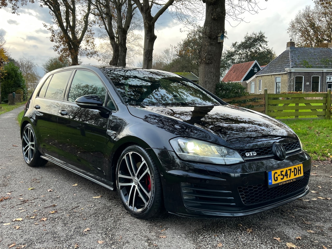 Volkswagen Golf - 2.0 TDI GTD | ACC + DSG + Navi - AutoWereld.nl