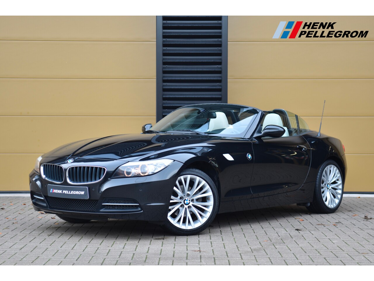 BMW Z4 Roadster - sDrive23i Introduction * Design Pure White * Stoelverwarming * PDC * Navigatie Professiona - AutoWereld.nl