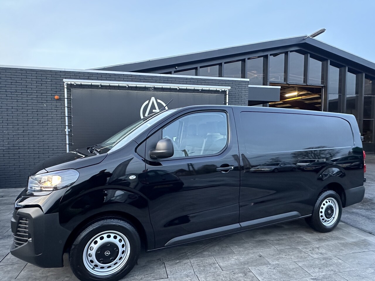 Opel Vivaro - 2.0 Diesel 145 S&S L3 2.0 Diesel 145 S&S L3 - AutoWereld.nl