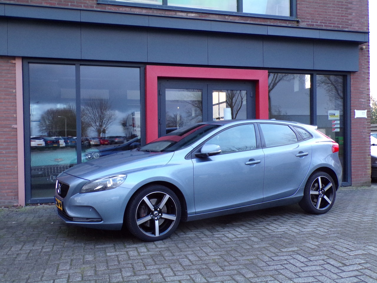 Volvo V40 - 1.5 T3 Nordic+ Automaat PDC2x Navi Cruise - AutoWereld.nl