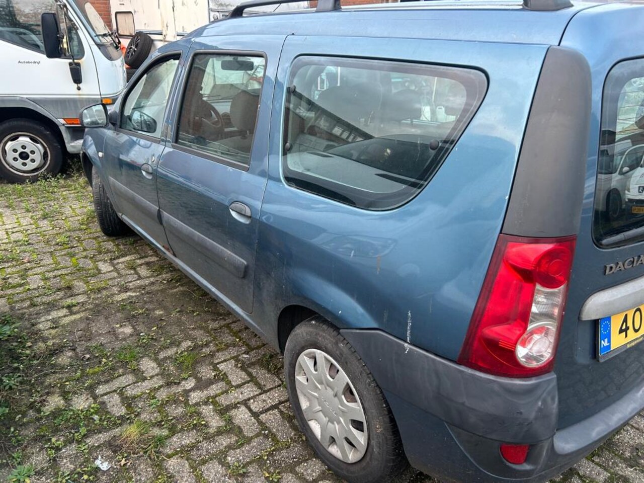 Dacia Logan MCV - 1.6 Lauréate 7p. 1.6 Lauréate 7p. - AutoWereld.nl