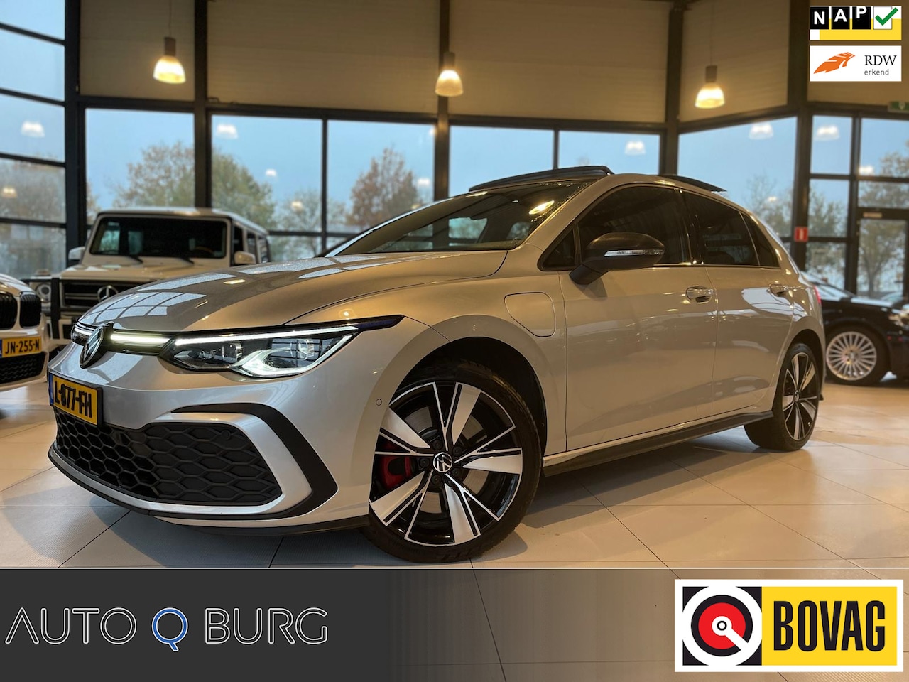 Volkswagen Golf - 1.4 eHybrid GTE | DSG | Panorama | Stoel/ Stuurverwarming | PDC | Camera | Sfeerverlichtin - AutoWereld.nl