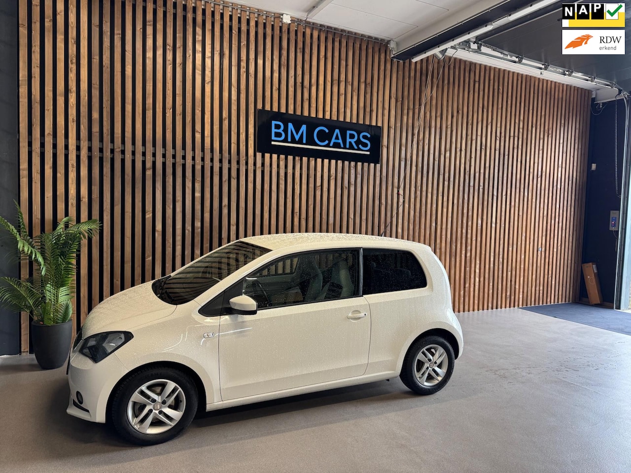 Seat Mii - 1.0 Style Chic [bj 2012] Airco|Pdc|Navi - AutoWereld.nl