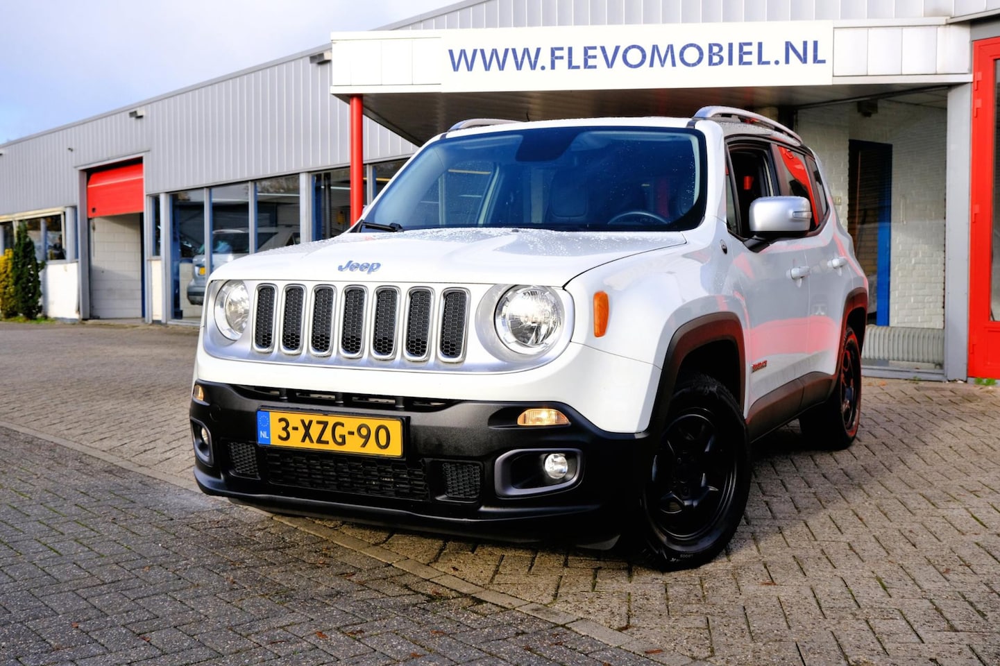 Jeep Renegade - 1.4 MultiAir 140pk Opening Edition Leder|Navi|Clima - AutoWereld.nl