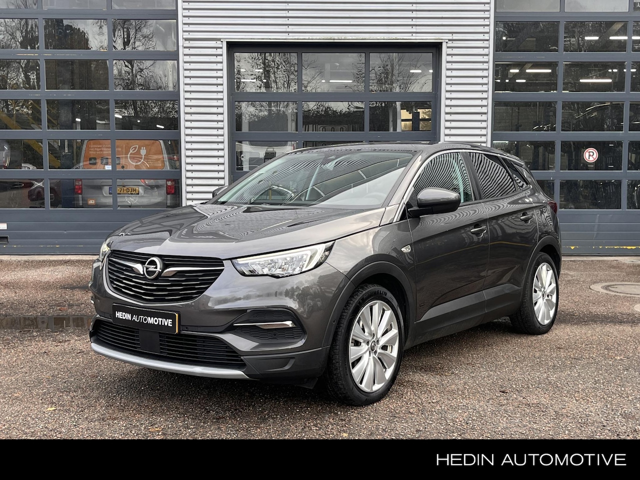 Opel Grandland X - 1.6T Hybrid4 Business Executive 300pk | Trekhaak | Camera | AGR comfort stoelen | - AutoWereld.nl