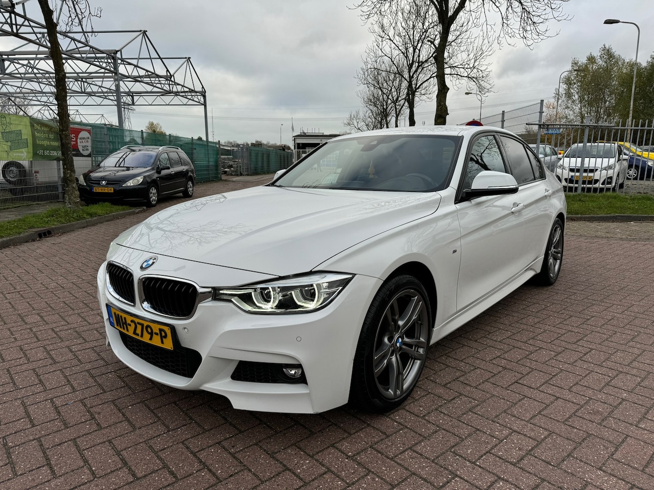 BMW 3-serie - 318i m-sport automaat - AutoWereld.nl