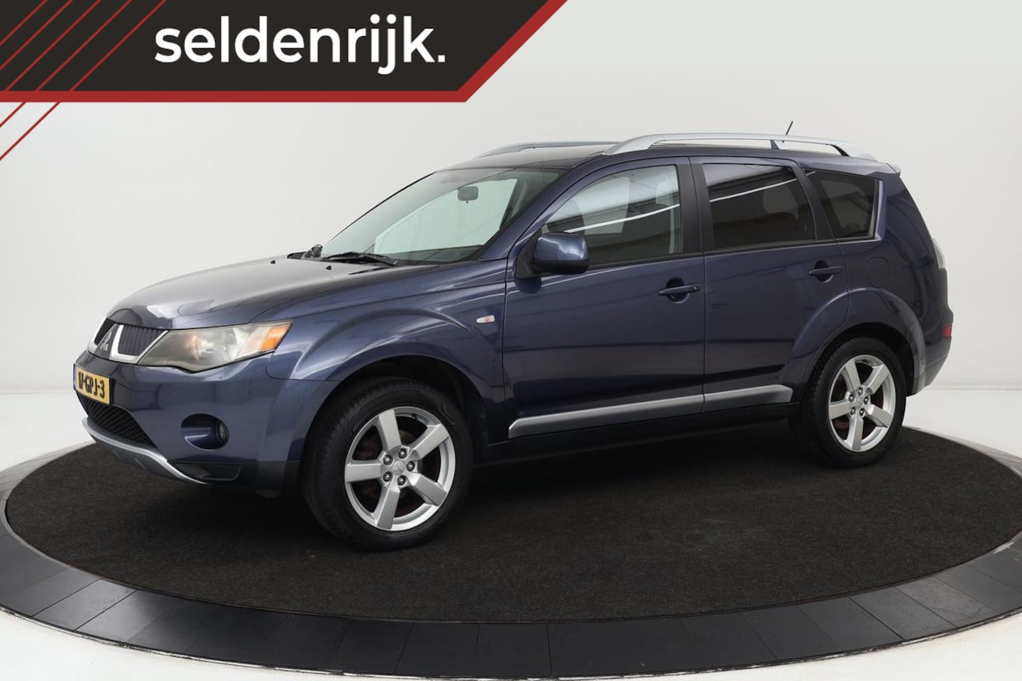 Mitsubishi Outlander - 2.4 Intense+ 7-persoons | Bluetooth | PDC | Trekhaak | Rockford Fosgate | Climate control - AutoWereld.nl