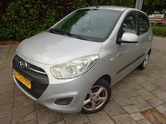 Hyundai i10 - MET KOELE AIRCO & APK I10 1.0 i-Drive Cool