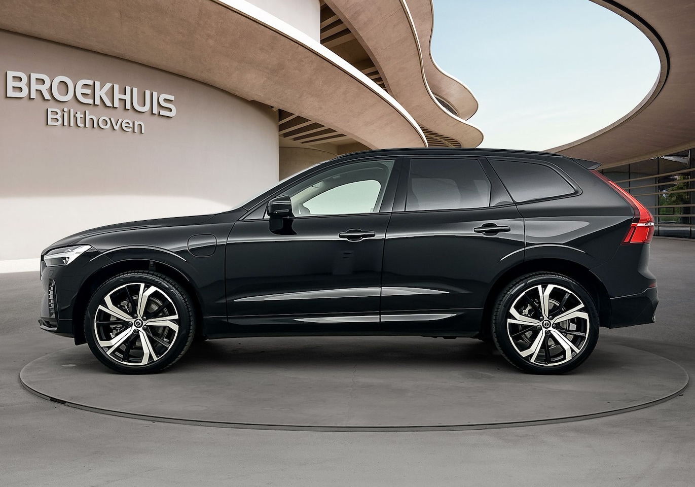 Volvo XC60 - Recharge T6 Plus Dark | Trekhaak | PDC + Camera | Panorama dak | Stoel + Stuur verw. | 21" - AutoWereld.nl