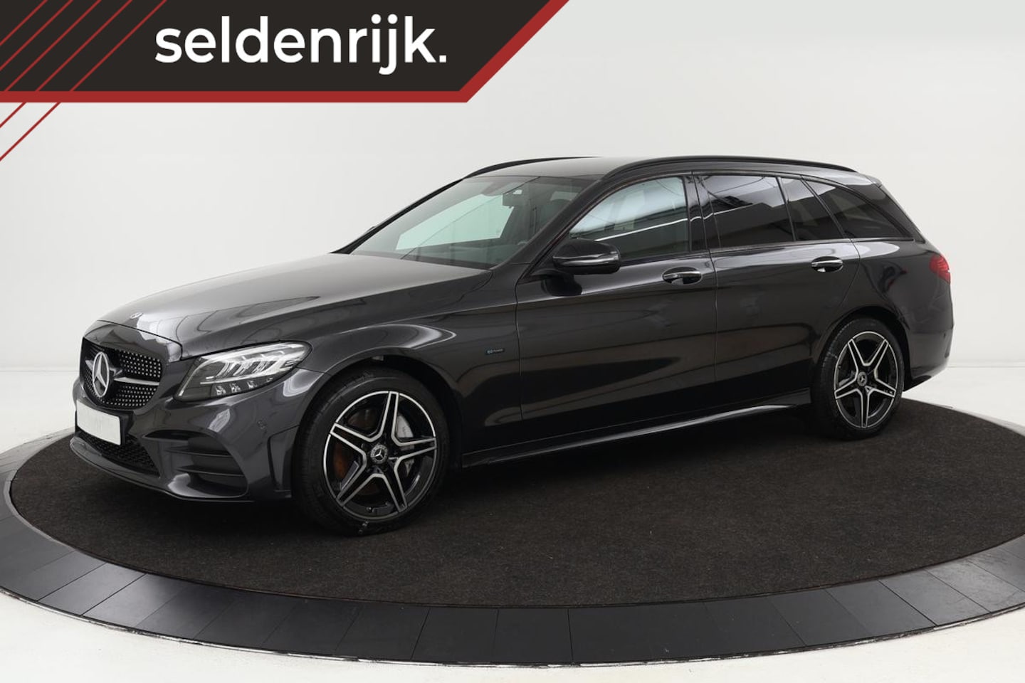 Mercedes-Benz C-klasse - 300e AMG Night | Carplay | Stoelverwarming | Trekhaak | Sfeerverlichting | Park Assist | C - AutoWereld.nl