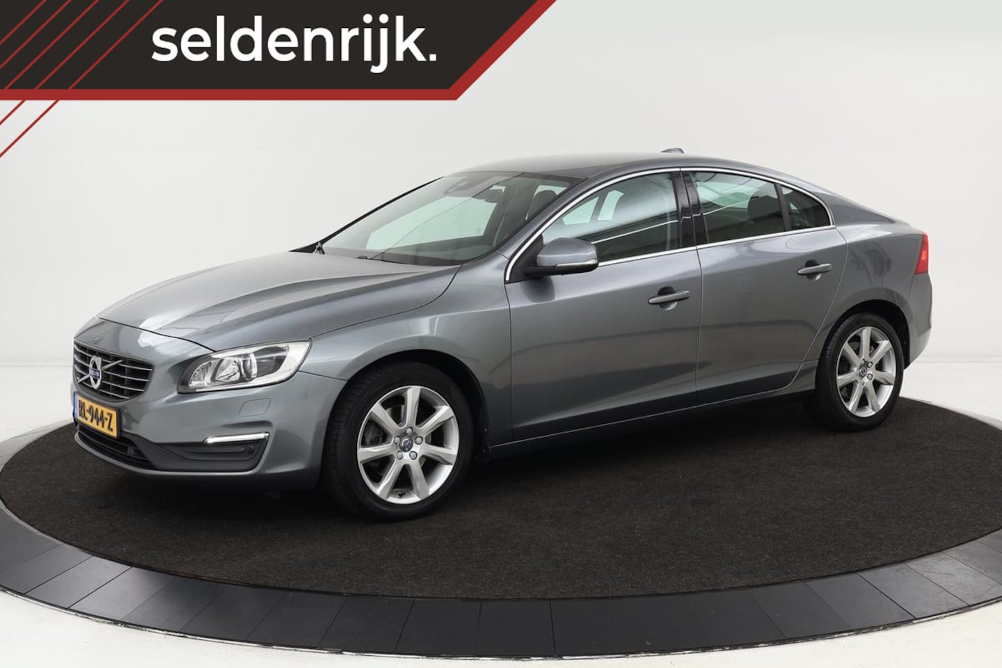 Volvo S60 - 1.5 T2 Polar+ | Leder | Stoel & stuurverwarming | Trekhaak | Standkachel | Harman/Kardon | - AutoWereld.nl