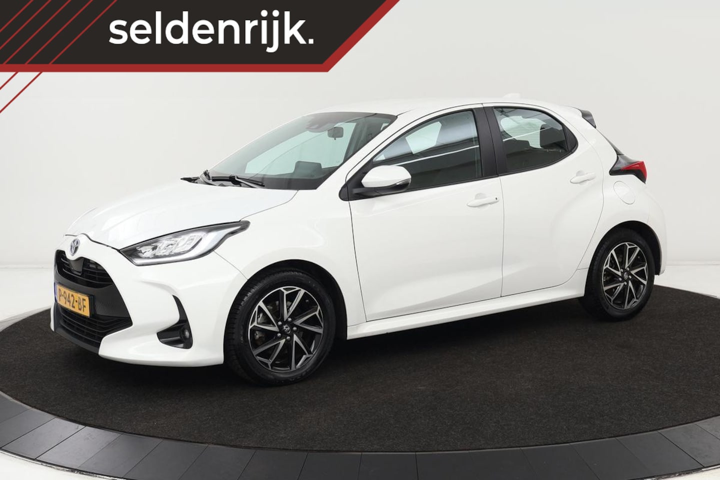 Toyota Yaris - 1.5 Hybrid Dynamic | Navigatie | Carplay | Adaptive Cruise | Camera | DAB+ | Keyless | Ful - AutoWereld.nl