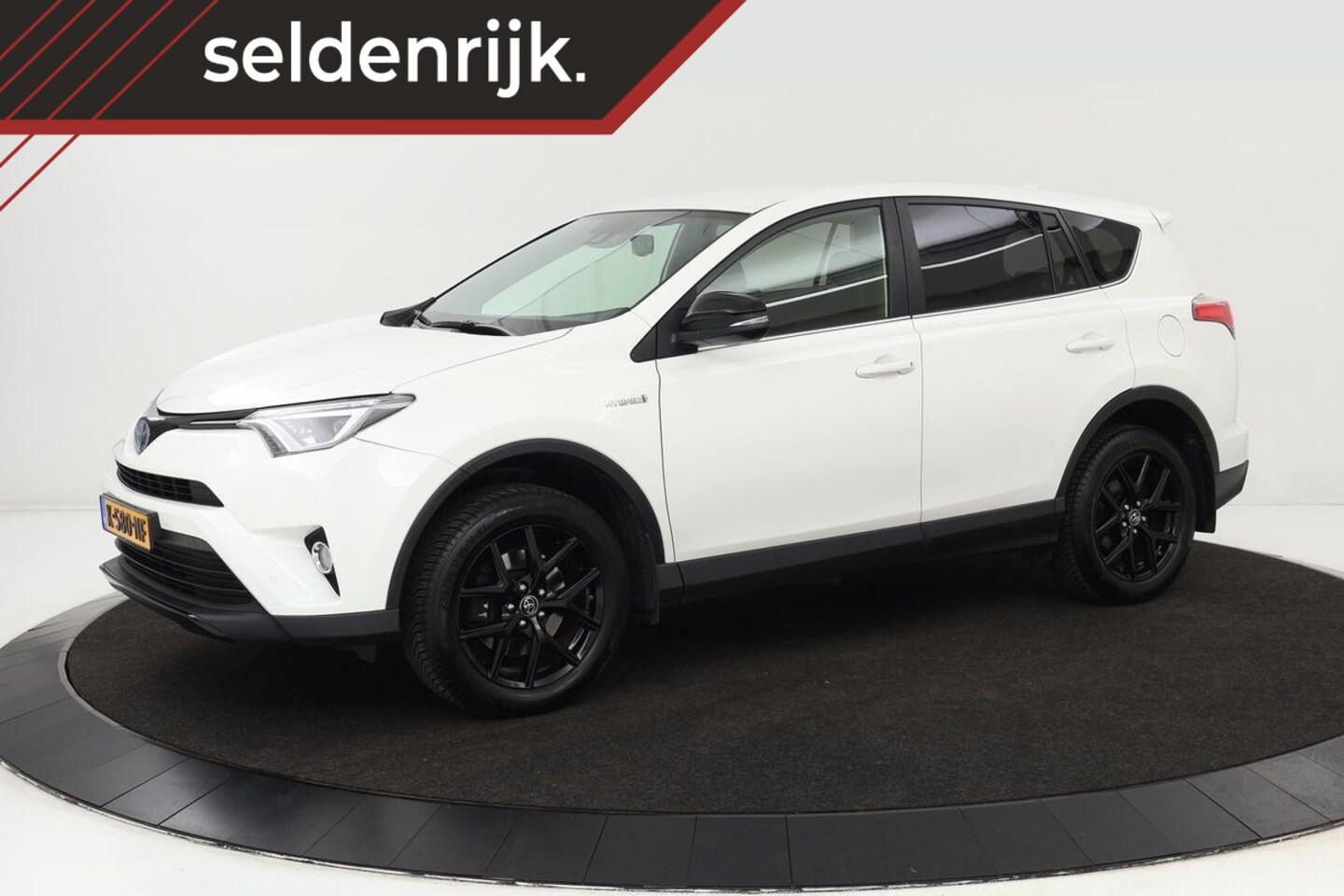 Toyota RAV4 - 2.5 Hybrid AWD Dynamic | Trekhaak | Camera | Full LED | Keyless | Climate control | Blueto - AutoWereld.nl