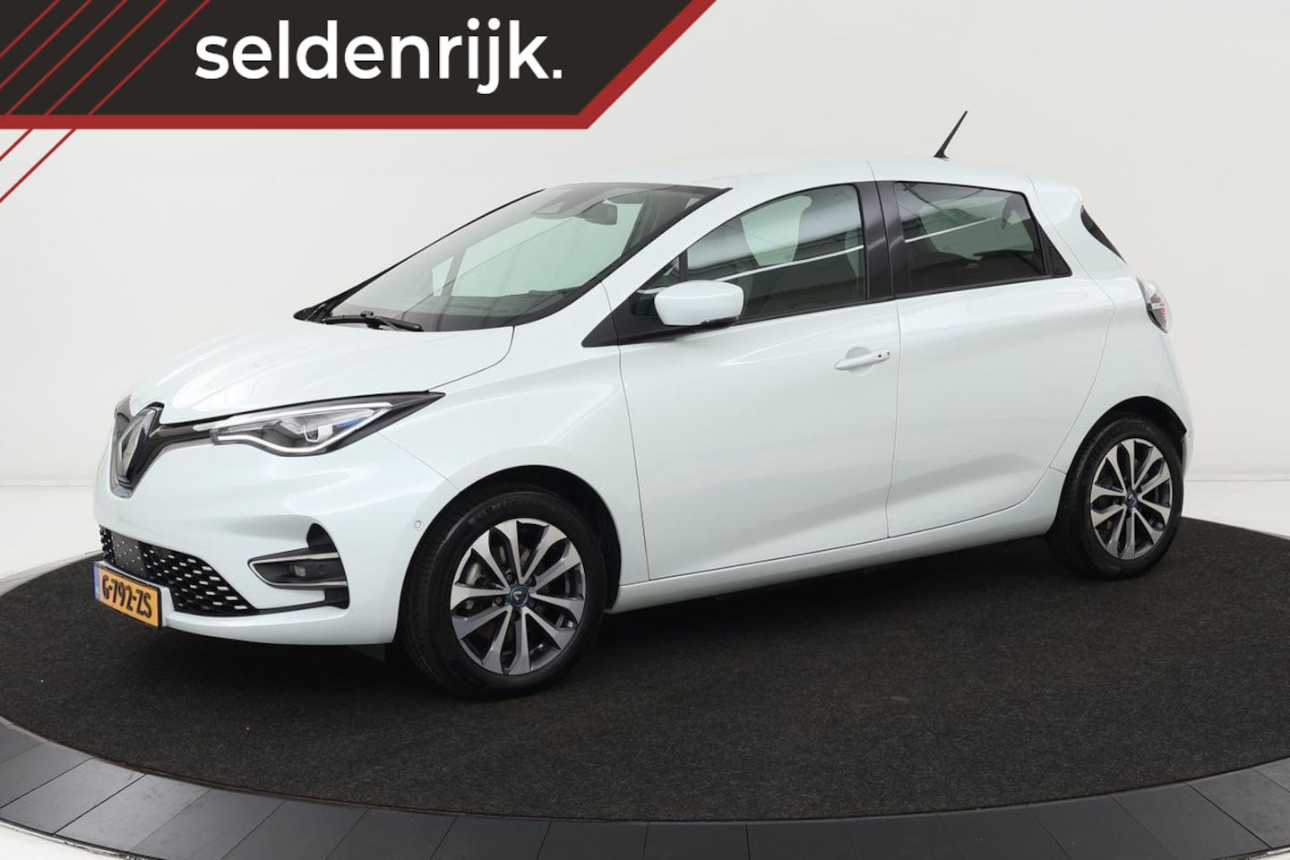 Renault Zoe - R135 Intens 52 kWh (ex Accu) | Stoel & stuurverwarming | Camera | Carplay | Dodehoek detec - AutoWereld.nl