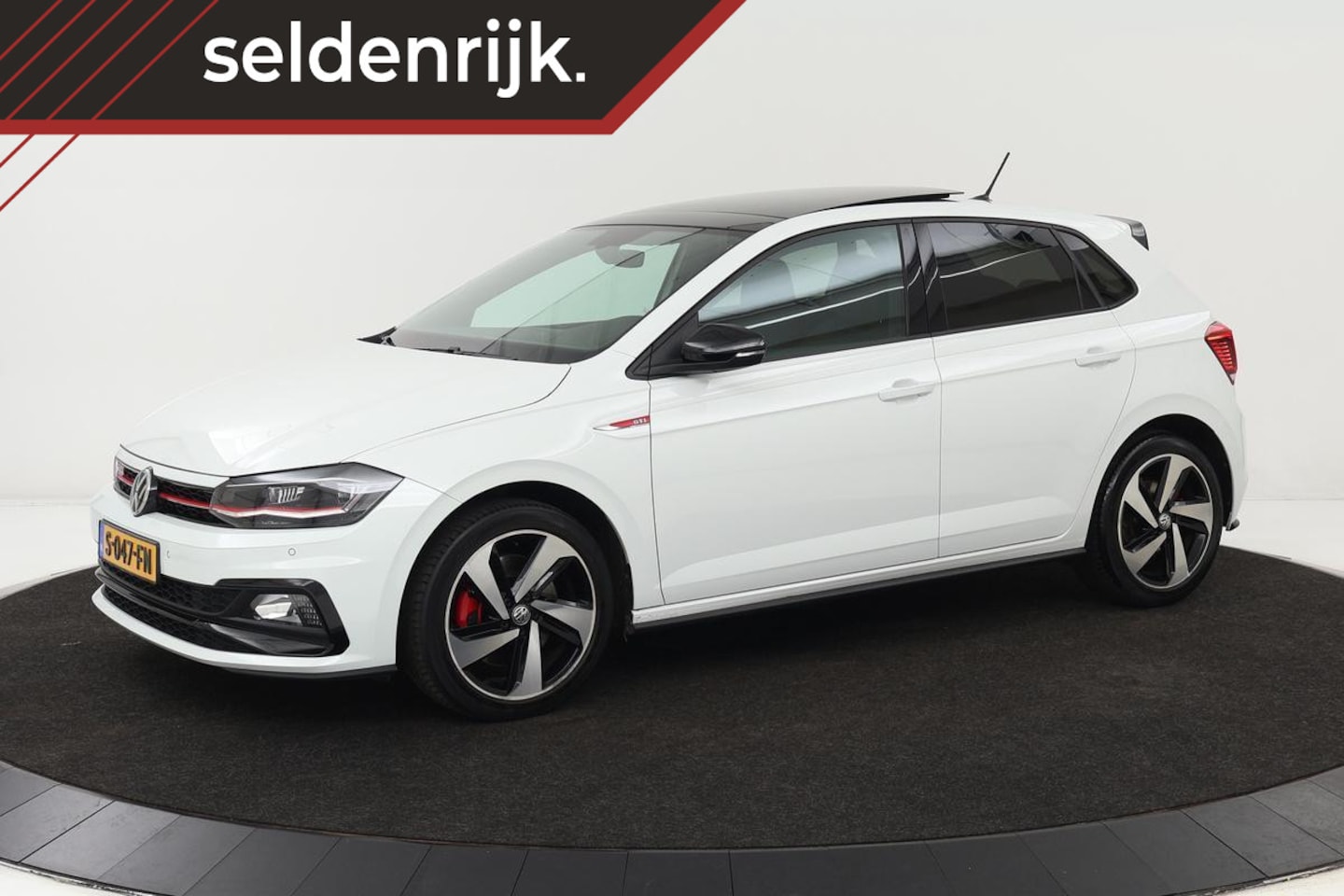 Volkswagen Polo - 2.0 TSI GTI | Panoramadak | Carplay | Full LED | Active Info | Stoelverwarming | PDC | Ada - AutoWereld.nl