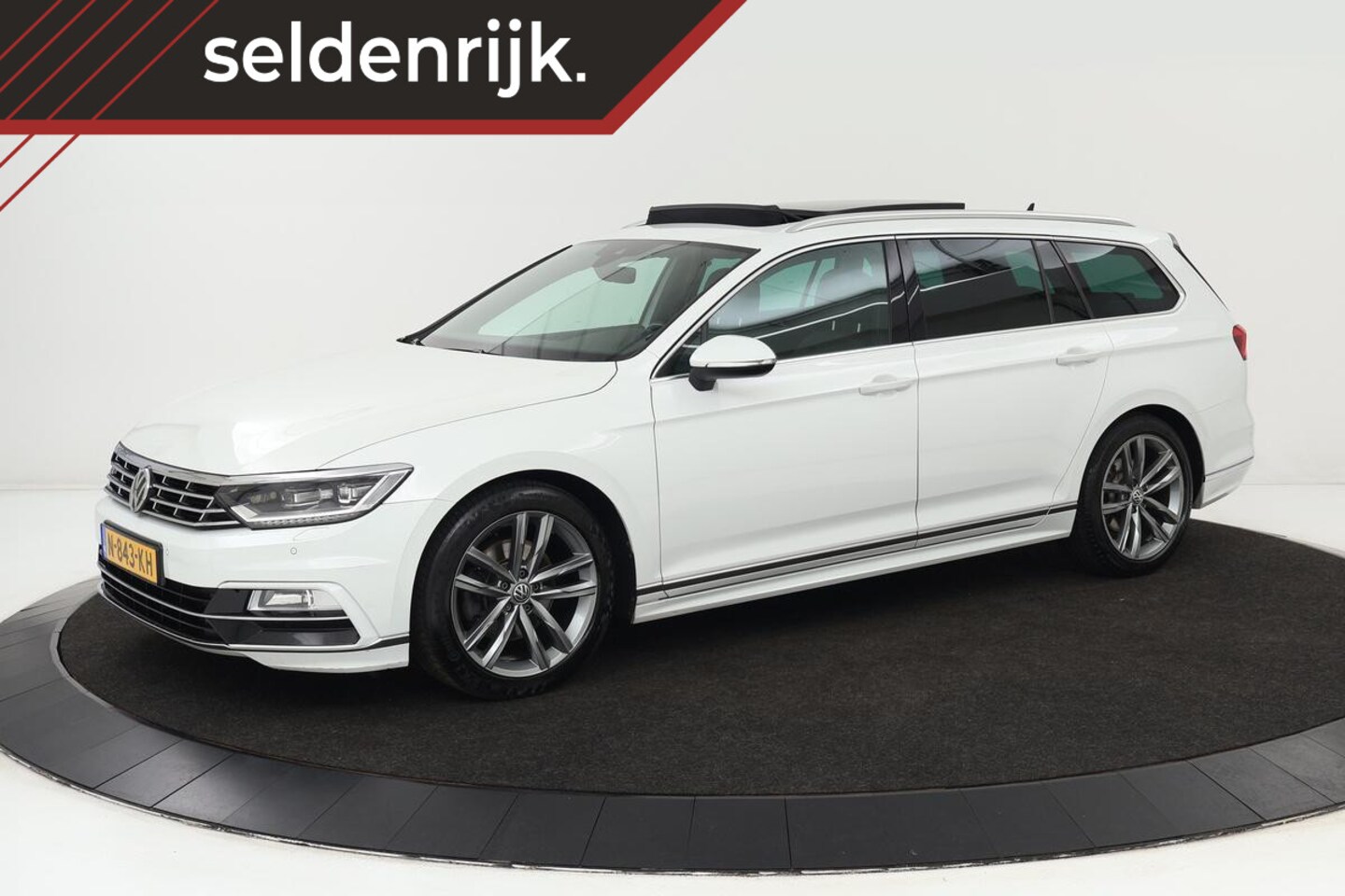 Volkswagen Passat Variant - 1.8 TSI R-line | Panoramadak | Dynaudio | Standkachel | Carplay | Massage | Alcantara | LE - AutoWereld.nl