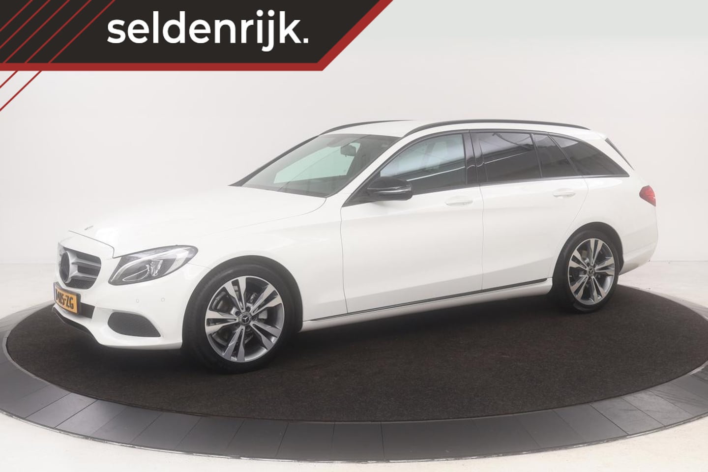 Mercedes-Benz C-klasse - 180 Avantgarde | 35.100km | Stoelverwarming | Zwart optiek | Navigatie | Half leder | Park - AutoWereld.nl