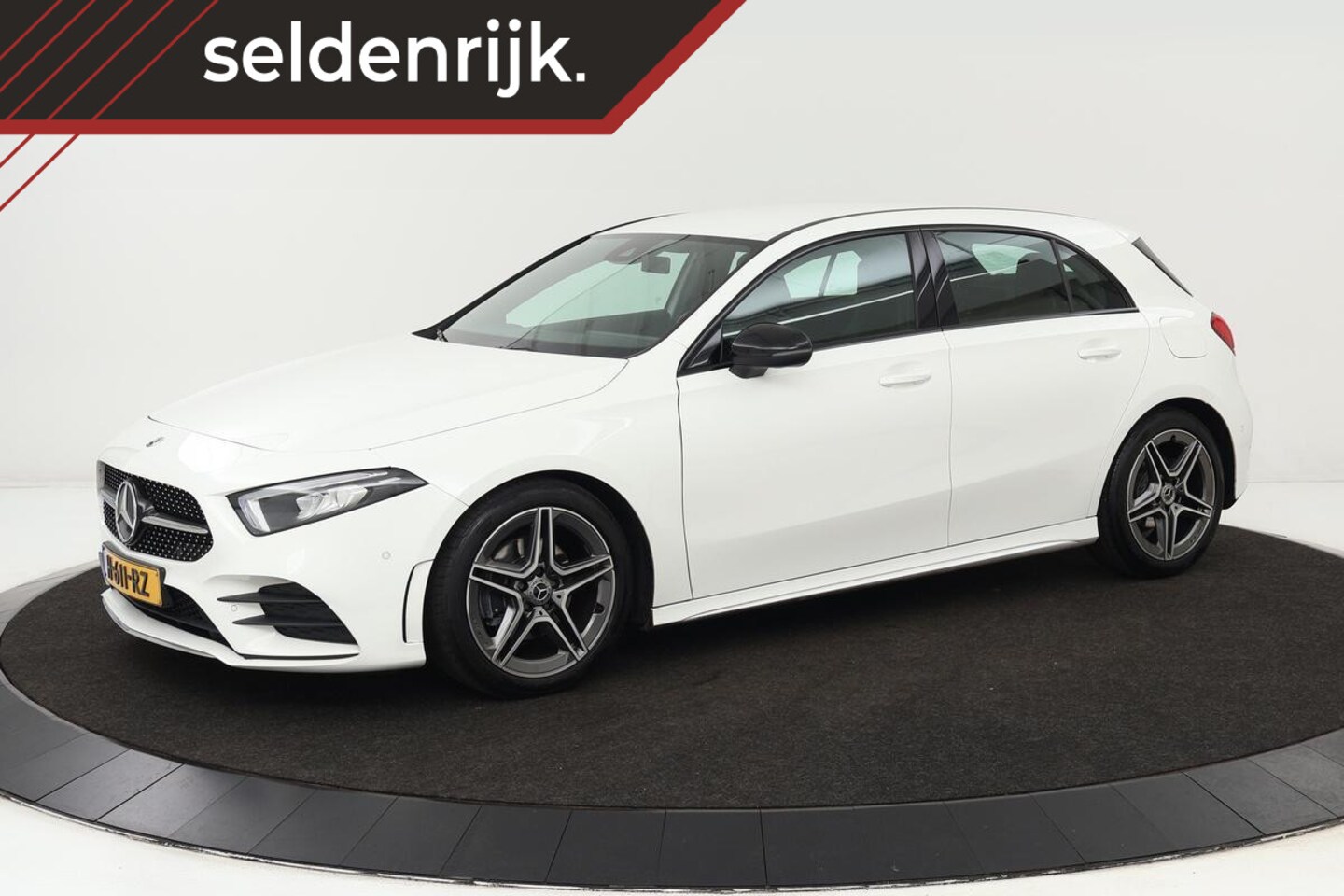 Mercedes-Benz A-klasse - 180d AMG | Dealer onderhouden | Carplay | Stoelverwarming | Widescreen | Alcantara | Clima - AutoWereld.nl