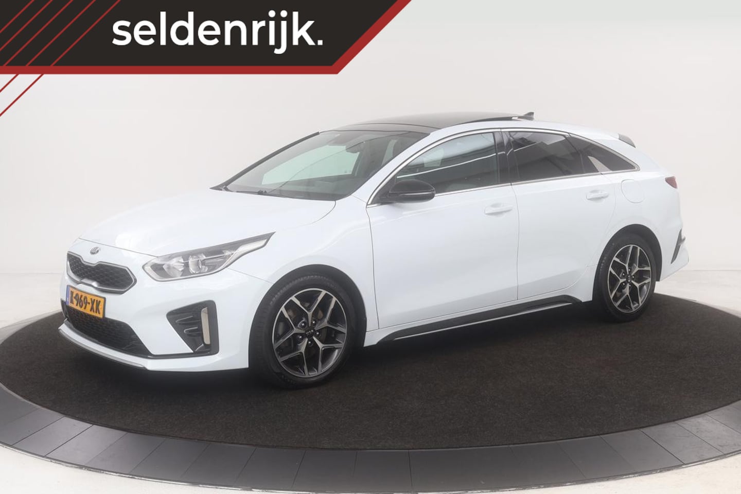 Kia Pro cee'd - 1.5 T-GDi MHEV GT-Line | Panoramadak | Carplay | Navigatie | Camera | DAB | Cruise control - AutoWereld.nl