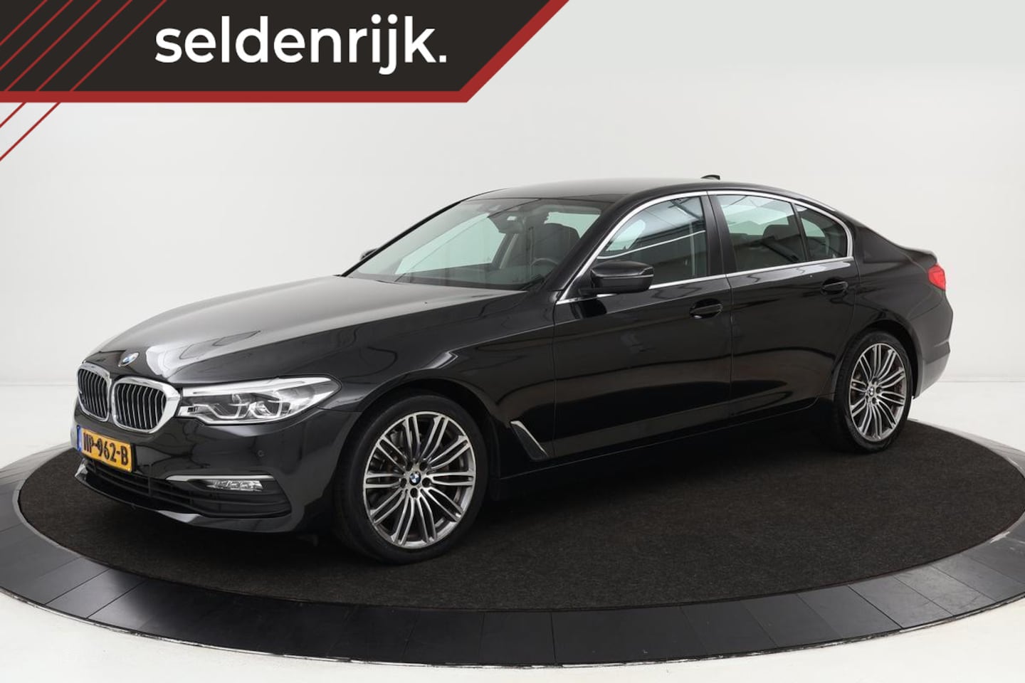 BMW 5-serie - 530i High Executive | Comfortstoelen | Leder | Adaptive LED | Stoelverwarming | Memory | N - AutoWereld.nl