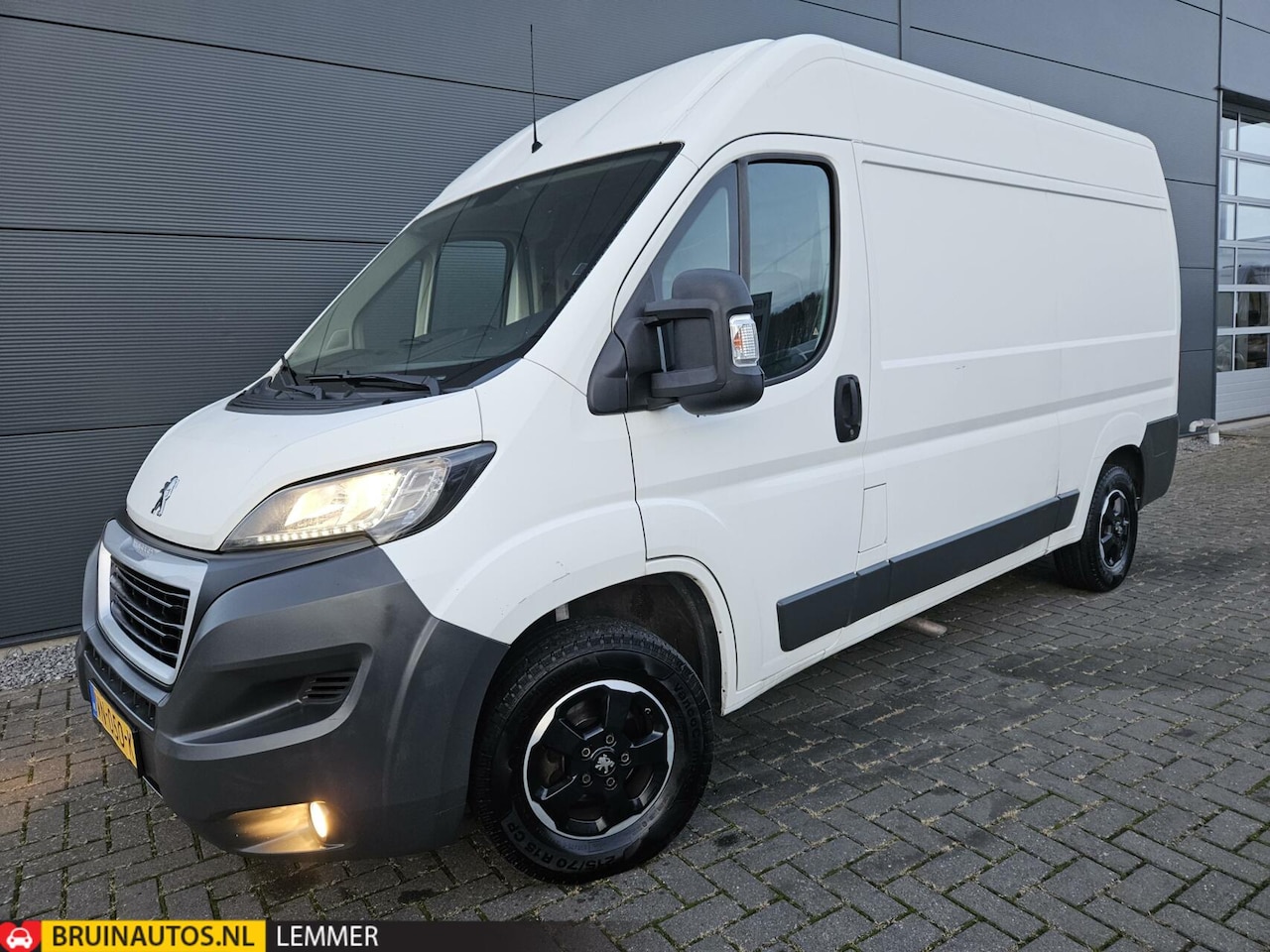 Peugeot Boxer - 2.2 HDI L2H2 Airco navi cruise led 130 PK - AutoWereld.nl