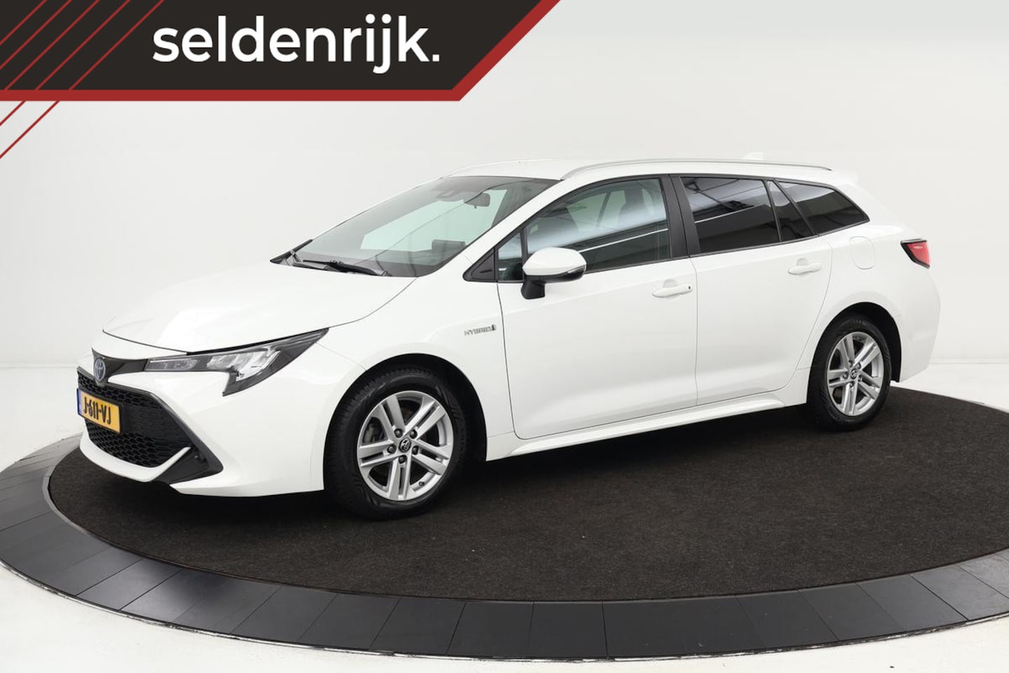 Toyota Corolla - 1.8 Hybrid Business | Carplay | Camera | Adaptive Cruise | Full LED | DAB+ | Bluetooth | C - AutoWereld.nl