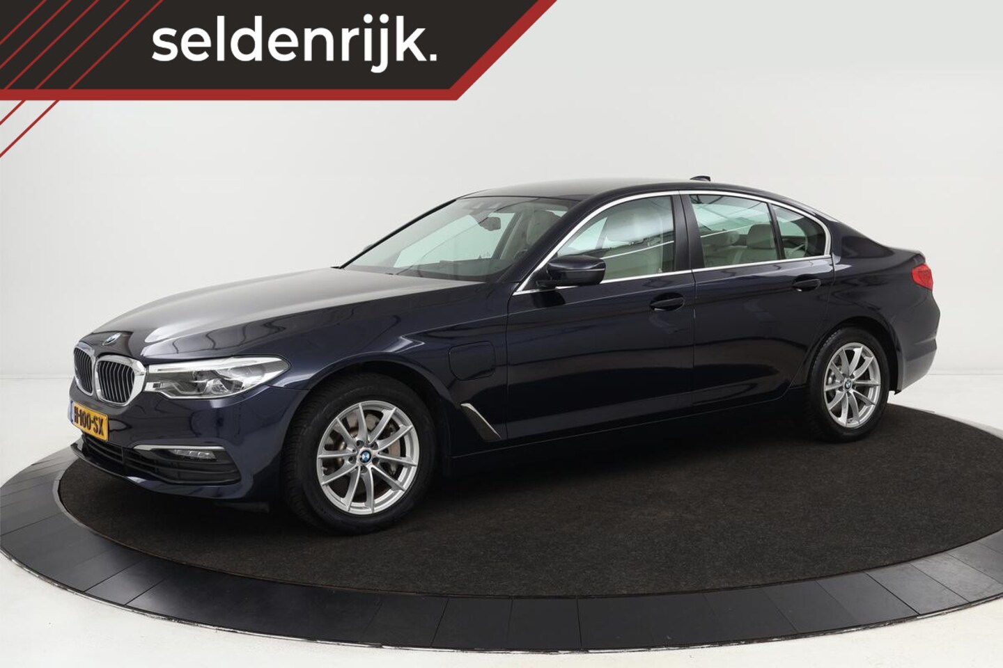 BMW 5-serie - 530e iPerformance eDrive Edition | DAB+ | Leder | Carplay | Full LED | Memory | Stoelverwa - AutoWereld.nl