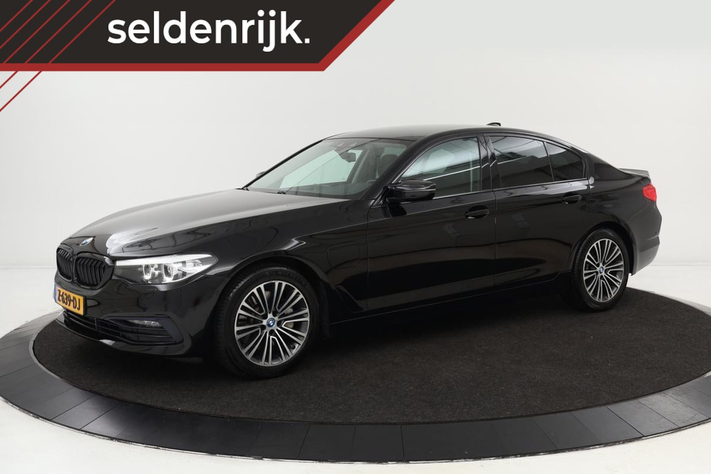 BMW 5-serie - 530e iPerformance Sport Line | Camera | Stoel & Stuurverwarming | Full LED | Navigatie | P - AutoWereld.nl