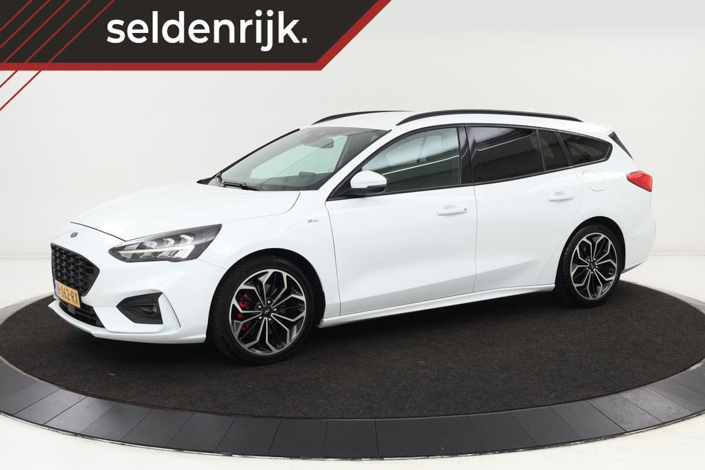 Ford Focus - 1.0 EcoBoost ST Line | Comfortstoelen | Full LED | Carplay | Navigatie | Keyless | Climate - AutoWereld.nl