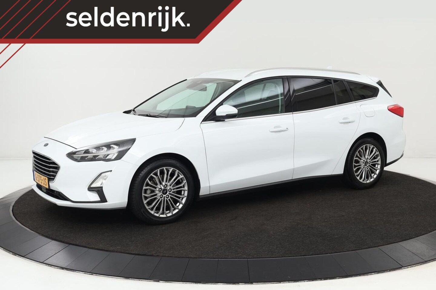 Ford Focus - 1.0 EcoBoost Titanium | Full LED | Stoel & Stuurverwarming | Carplay | Keyless | PDC | Nav - AutoWereld.nl