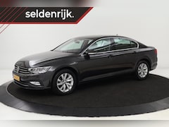 Volkswagen Passat - 1.5 TSI Comfort | Trekhaak | Carplay | PDC | Adaptive Cruise | Navigatie | DAB+ | Bluetoot