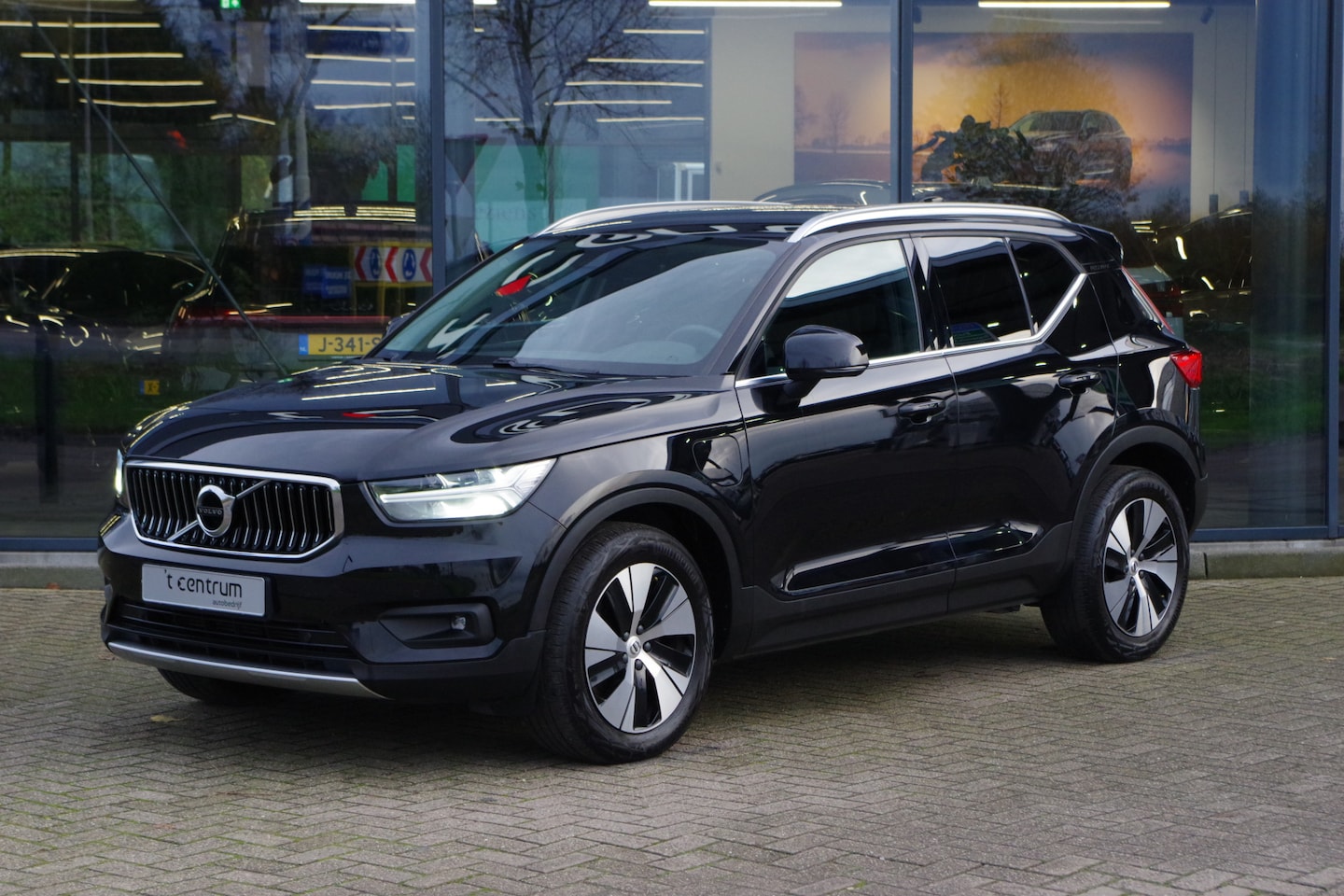 Volvo XC40 - 1.5 T5 Recharge Business Pro 1.5 T5 Recharge Business Pro, Navigatie, Bluetooth, Cruise Control, Camera - AutoWereld.nl