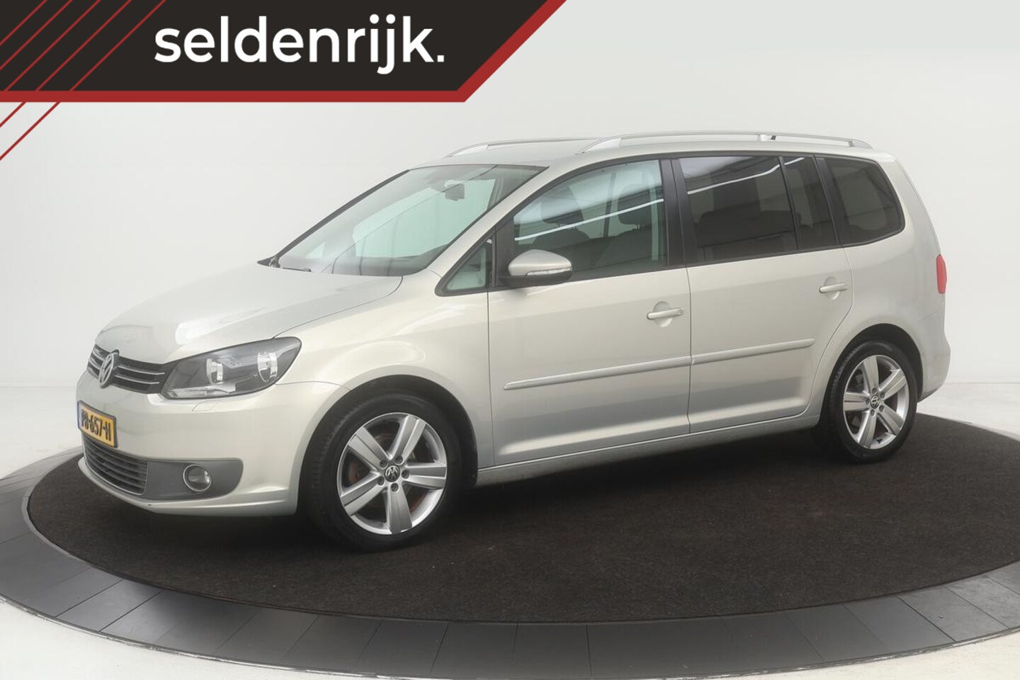 Volkswagen Touran - 1.4 TSI Highline | Stoelverwarming | Trekhaak | Climate control | PDC | Cruise control | B - AutoWereld.nl