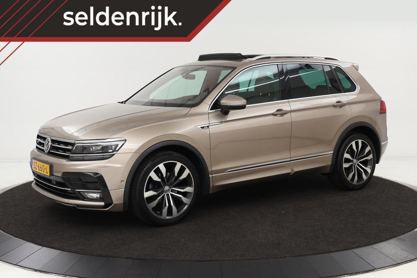 Volkswagen Tiguan - 1.4 TSI Highline R | Panoramadak | Camera | Stoelverwarming | Keyless | Park Assist | Full - AutoWereld.nl